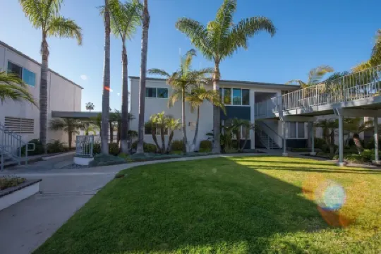 Cottage by the Sea steps to beach with heated pool
