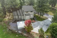 4 BED, 3-BATH PRIVATE FLAGSTAFF RETREAT CENTERALLY LOCATED NEAR MTB & ATV TRAILS