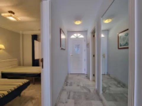 APARTMENT WITH SEA VIEWS AND FANTASTIC SUNSHINE