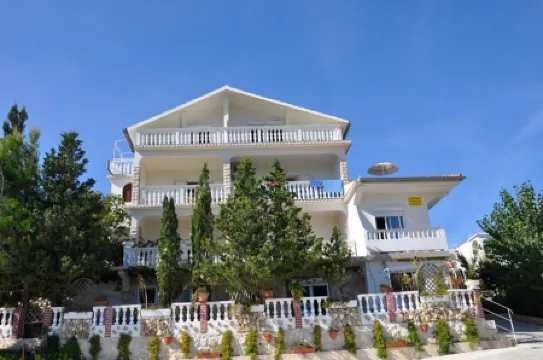 House overlooking paradise beach