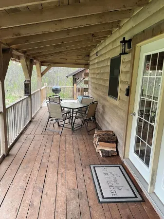 Spirit Lodge- Log Cabin with Large front porch
