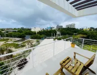 2nd Floor Casita. Short walk to town. On the river!