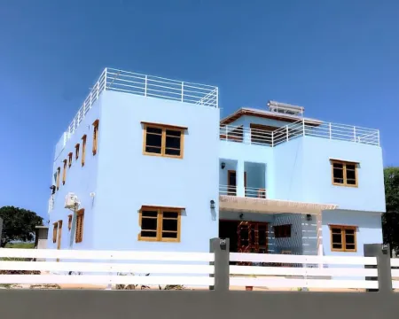 Ocean-View Apartment at VillaMerissa 4 BR/4 Bath. Walk to Beach, JackSprat Hotels in Treasure Beach