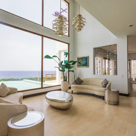 Casa Sunrise, Luxury Ocean Front Vacation House.