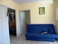 Villa F3 in the heart of the island, with swimming pool and Creole garden