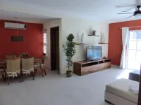 Lovely Penthouse. Walk to the beach, shops and restaurants.