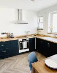 * Fisherman’s Cottage * with panoramic river views