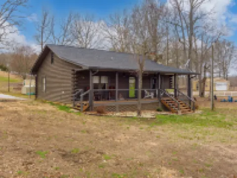 Beautiful home located on Lake Greenwood