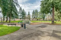 Stylish Entire Townhome w/ greenspace throughout!! Serene!