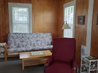 3 one-bedroom fully equipped cottages with free WIFI /weekly rental Hotels in Southport