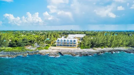 The Cayman Condo @ Coconut Bay - Island vibes, ocean views, diving & beaches...