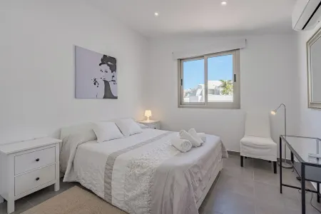 Villa Caterina, Ocean View with Private Heated Pool, Ideal for Golf Lovers Отели рядом с достопримечательностью «Playa del Veril»