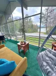 Lakefront Luxury Chalet: Igloo, Beach, Kayak, Private theatre, pets!