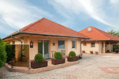 High quality house family idyll for 4-8 persons., Pool, Climate, Lake 1000m', Saun Hotels in 