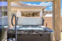 No Fee Heated pool, Spa & gorgeous House🌴☀️