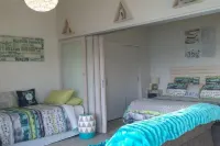 "Beside The SeaMore than an apartment! Absolute waterfront. Swim steps away. Hotels in Whangarei Heads