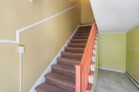 King Bed / Private Parking / 300mbps+ WiFi