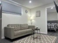 Guest Suite - Cozy Crib 리자이나 호텔