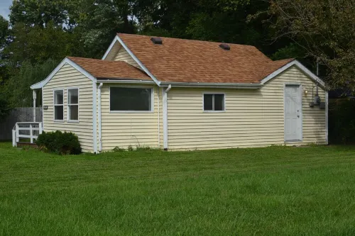 The Onyx Cottage. Very cozy and private Hotels in Indianapolis