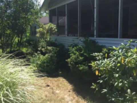 Charming 3-bedroom cottage in enjoyable Douglas with WiFi, AC Hotels in Douglas