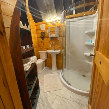 Jocassee Valley cabin- Free Park Pass