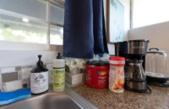 Clean City Studio near DTLA w/ Private Yard & FREE Parking