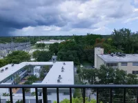 NEWLY RENOVATED SMART HOME CONDO WITH CITY VIEW!!! Hotel a North Miami