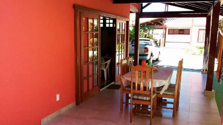 Nice house in Porto Seguro - Hype or tranquility, here you have it Отели рядом с достопримечательностью «Taperapuan»