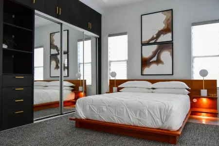 Luxury villa w/hot tub & rooftop terrace Отели рядом с достопримечательностью «Тертл Ривер Фолс & Гарденс»