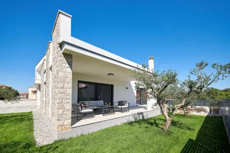 VILLA DOLCEA · Stylish villa with a private pool near Umag