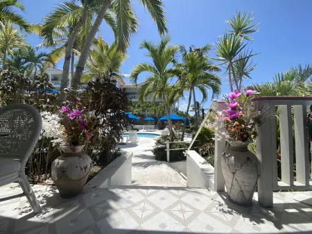 Bliss 101: Poolside Condo w/ Wraparound Balcony & Ocean View