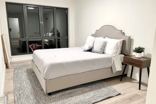 Luxury 2 Bedroom Apartment in Heart of Quincy - 3-Star