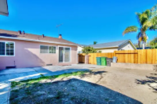 Beautiful family hotel,1 room:5-10minutes walk to market,restaurant,Bart station Hotels in Union City