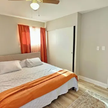 Cozy 3-Bdrm Home, Renovated Bathrooms, Game Rm, Yard & Fast WiFi Dog Friendly