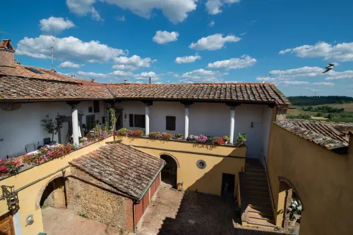 House with garden in the hills of Chianti