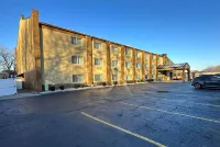 AmericInn by Wyndham Woodstock IL Hotels near Harvard Metra train station