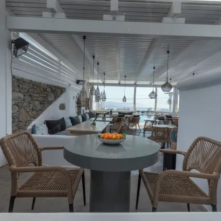 Flaskos Suites