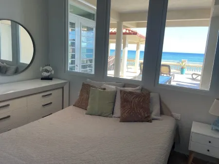 Oceanfront 3 Bdrm House on Surf Beach near Rincon with Private Beach Access Отели в г. Агуада