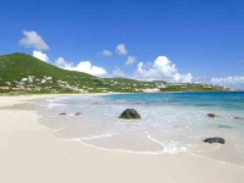 Direct Beachfront 6 BDR/en-suite /maid included. Excellent service. Rare gem (A) Hotels in Guana Bay