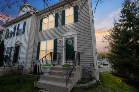 Experience Elevated Comfort: Luxe Breeze Townhouse.