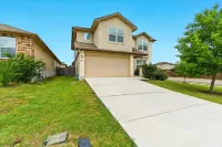 Gorgeous 5-Bedroom Home in Schertz, San Antonio, New Braunfels - Wifi
