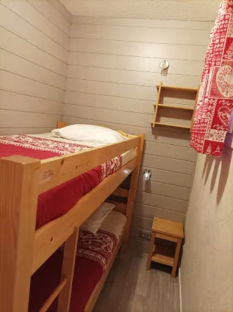 Charming studio-cabin in quiet residence