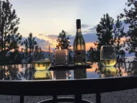 Naramata Sunset Oasis : Couples romantic getaway.