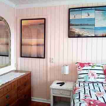 "Most Convenient Location For Your Vacation" Rooms