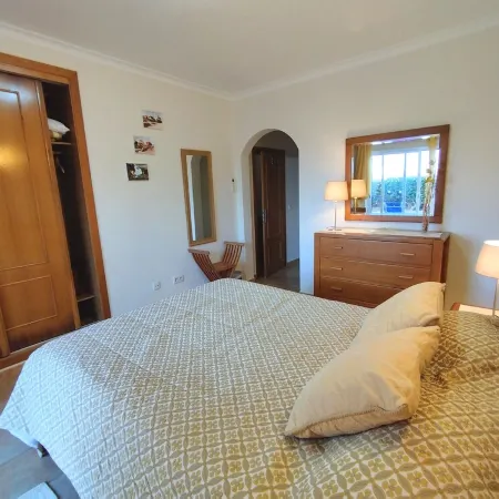 Pretty Villa has Amazing Sea Views, Private Pool, AC, Wi Fi - walk to the Beach!