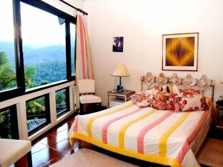 Cozy house, beautiful view, ideal for families and couples. OI FIBER INTERNET.