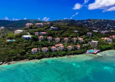 Amazing Waterfront Escape: Balcony, Renovated, Paradise At A Great Price!