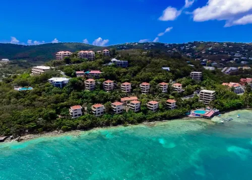 Amazing Waterfront Escape: Balcony, Renovated, Paradise At A Great Price!