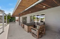 MODERN HOME WITH GYM, SAUNA, POOL AND GAME ROOM