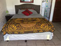 Private Beachfront, Entire house. Hotels in 